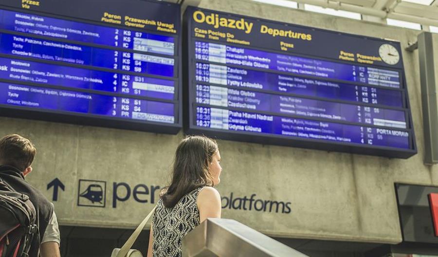 Wyświetlacze na wielu dworcach nie wskazują opóźnień. PKP SA: Zmieniamy to Wyświetlacze na wielu dworcach nie wskazują opóźnień. PKP SA: Zmieniamy to
