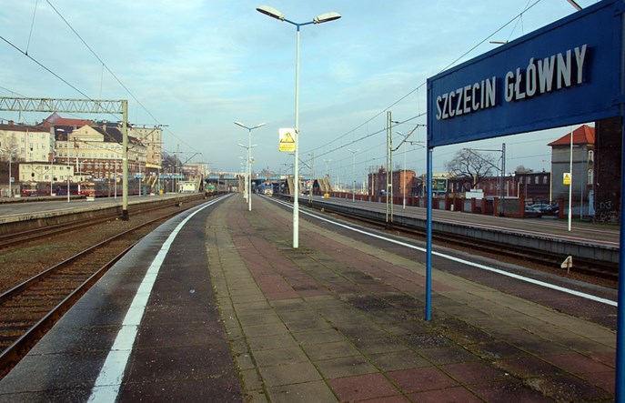 Szczecin Gł.: Informacja o opóźnieniach wreszcie także na peronach