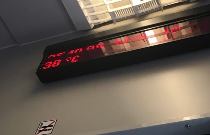 Klimatyzowane wagony na przeglądach, pasażerowie narzekają na upał