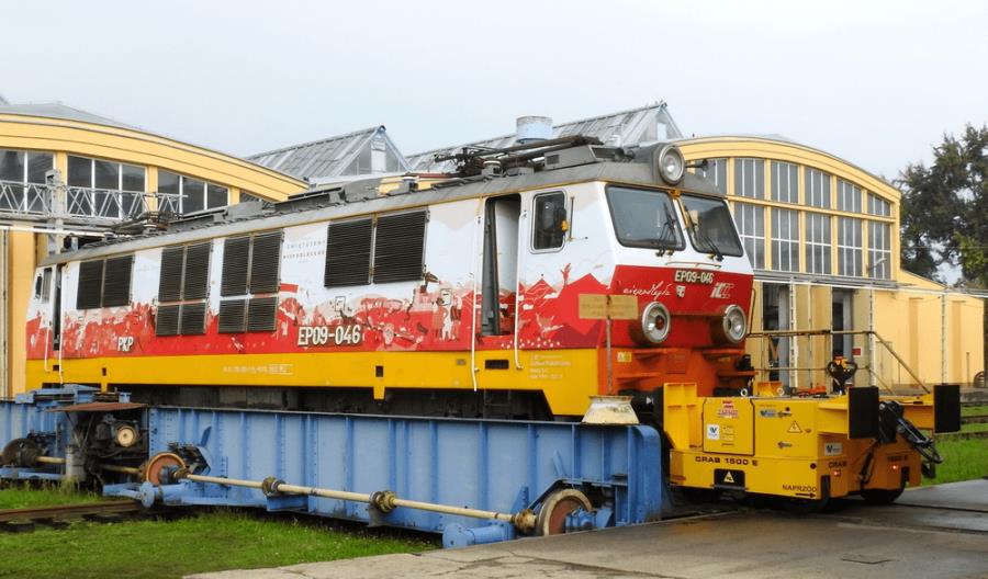 PKP Intercity kupi nowy pojazd szynowo-drogowy PKP Intercity kupi nowy pojazd szynowo-drogowy