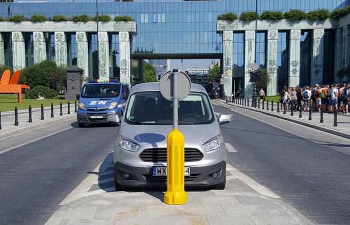 Zdjęcie nielegalnie zaparkowanego auta? Straż Miejska zajmuje się każdym