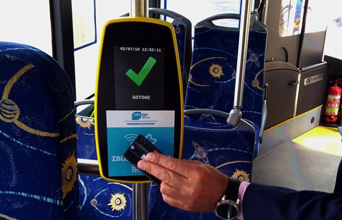 Toruń. Pilotaż systemu płatności opartego na kartach zbliżeniowych