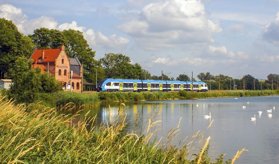 Upały dały się we znaki. Ponad 1000 pociągów odwołanych lub opóźnionych Upały dały się we znaki. Ponad 1000 pociągów odwołanych lub opóźnionych