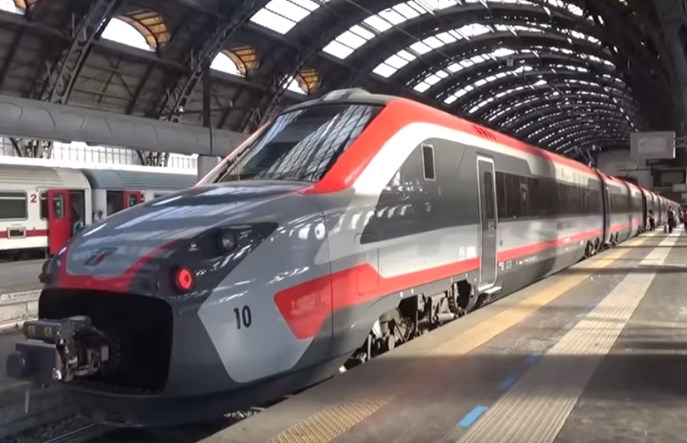 V250 Albatros rozpoczęły kursowanie we Włoszech