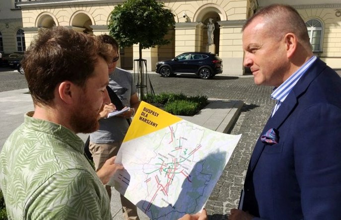 MJN: Buspasy są tanie, szybkie i bezpieczne. Soszyński: Nie kosztem kierowców