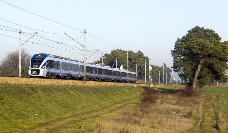 PKP Intercity znów ma za dużo pasażerów. „Mamy prawo nie sprzedawać biletów" PKP Intercity znów ma za dużo pasażerów. „Mamy prawo nie sprzedawać biletów"