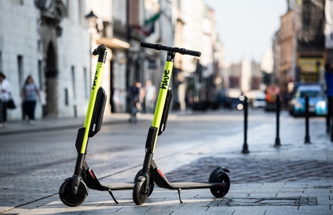 Hulajnogi hive ruszają w Krakowie i w Poznaniu