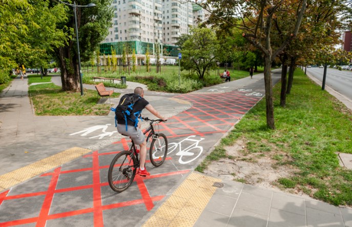 Warszawa. ZDM testuje rozwiązania dla skrzyżowań rowerowo-pieszych