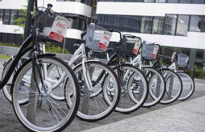 Firmy wprowadzają bike sharing na własną rękę. Np. Coca-Cola