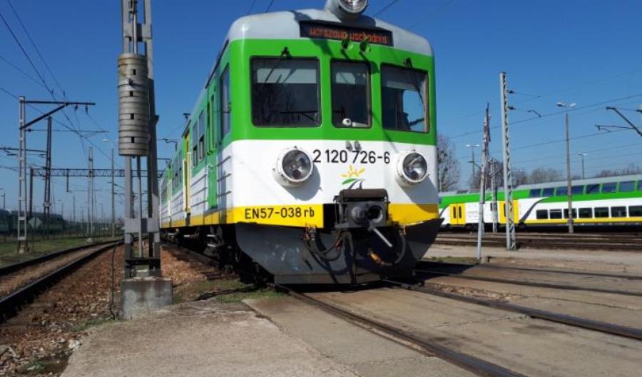 Mazowsze: Pasażerowie nie mieszczą się w pociągach. KM: To przez „kumulację napraw” Mazowsze: Pasażerowie nie mieszczą się w pociągach. KM: To przez „kumulację napraw”