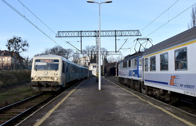 PLK i PKP SA zapowiadają modernizację stacji, dworców i linii kolejowej w Toruniu