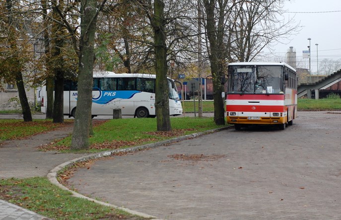 Koronawirus jeszcze bardziej rozwarstwi transport publiczny