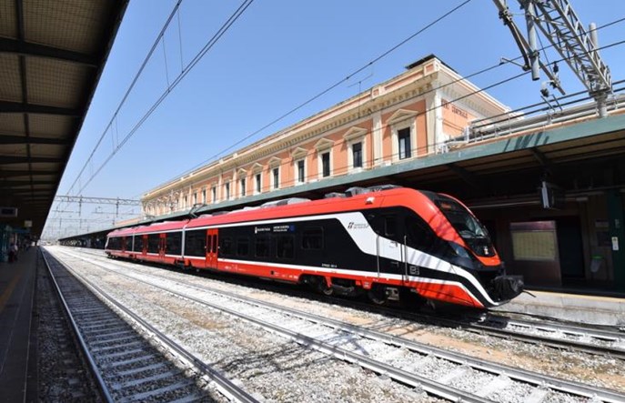 Impulsy 2 rozpoczęły regularne kursy z pasażerami we Włoszech