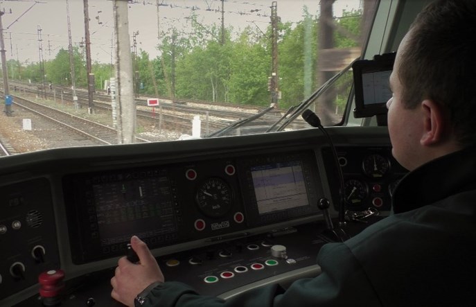 Koleje Mazowieckie wyszkoliły już blisko 500 maszynistów