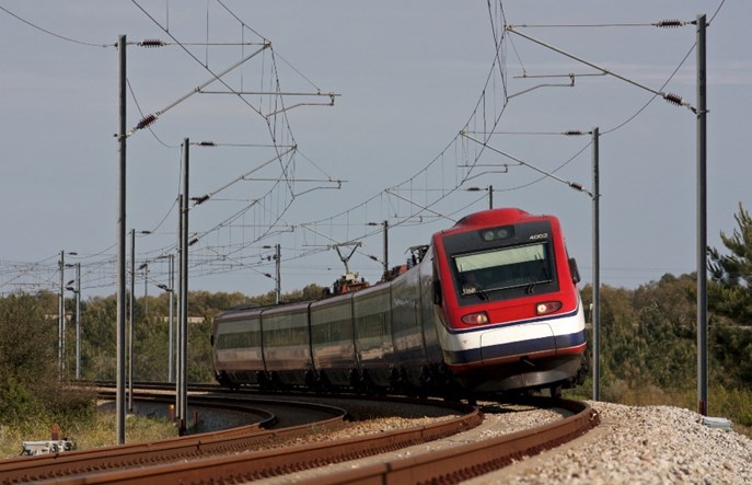 Coraz więcej pasażerów korzysta z pociągów dalekobieżnych w Portugalii