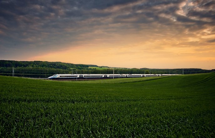 W wakacje pociągami PKP Intercity znów pojechało więcej pasażerów