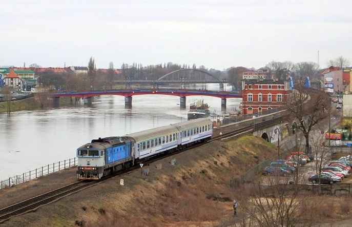 PKP Intercity wynajmie pięć lokomotyw spalinowych [aktualizacja]
