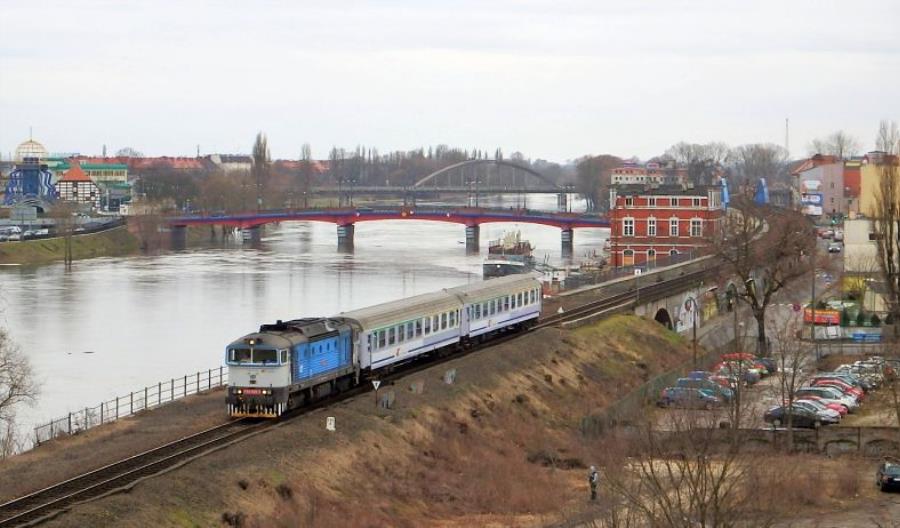 PKP Intercity wynajmie pięć lokomotyw spalinowych [aktualizacja]