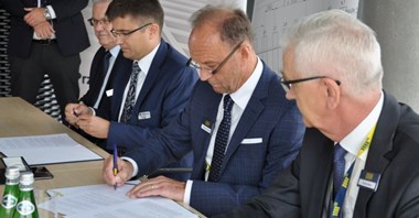 KZN Bieżanów i Porr podpisały umowę; rozjazdy w blokach na Magistralę Węglową