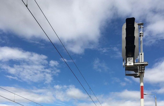 Monat przedstawia na Trako semafor z opuszczaną głowicą