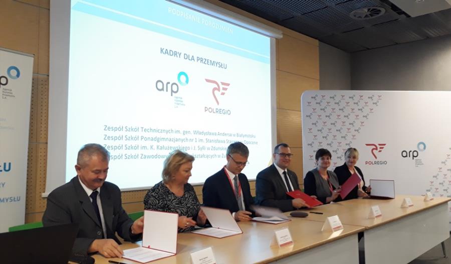 Polregio podpisało porozumienia ze szkołami w ramach programu „Kadry dla przemysłu” Polregio podpisało porozumienia ze szkołami w ramach programu „Kadry dla przemysłu”