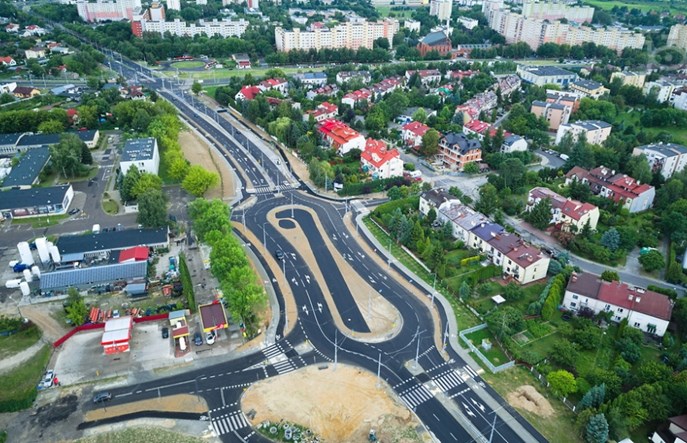 Lublin z nowym odcinkiem sieci trolejbusowej w ulicy Choiny