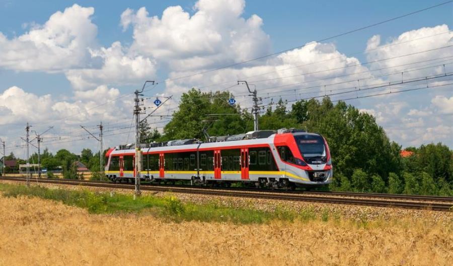 Dwucyfrowy wzrost przewozów pasażerskich we wrześniu. Towary nadal pod kreską Dwucyfrowy wzrost przewozów pasażerskich we wrześniu. Towary nadal pod kreską