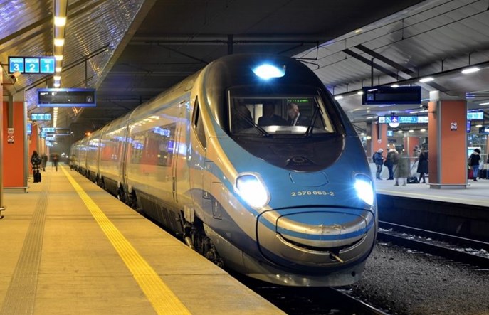 Sprzedaż biletów na kilkadziesiąt pociągów przez Kraków Główny zablokowana