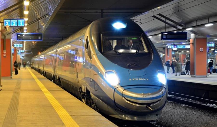 Sprzedaż biletów na kilkadziesiąt pociągów przez Kraków Główny zablokowana Sprzedaż biletów na kilkadziesiąt pociągów przez Kraków Główny zablokowana