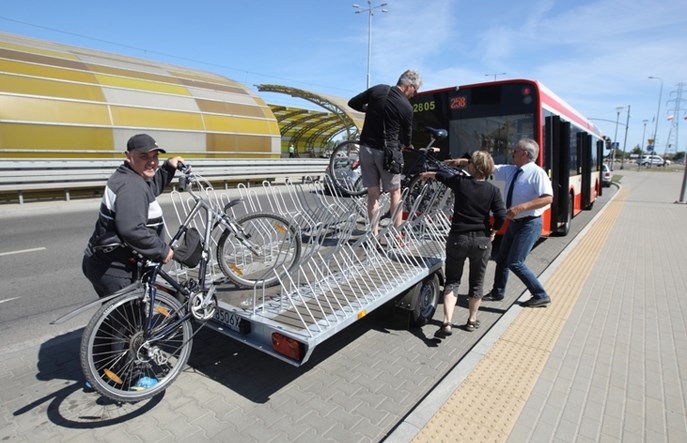 Most Poniatowskiego: Zamiast drogi rowerowej autobusy z przyczepą?