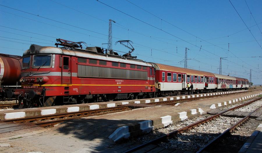 Bułgaria dzieli BDŻ na przewoźnika towarowego i osobowego Bułgaria dzieli BDŻ na przewoźnika towarowego i osobowego