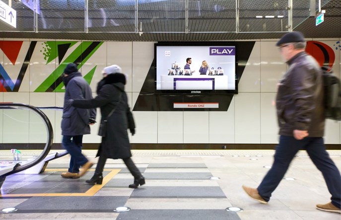 Metro: Stroer uruchamia nowe ekrany reklamowe na peronach II linii 