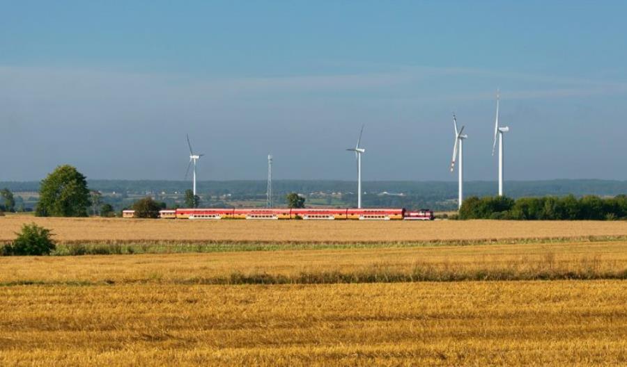 Świetny październik kolei pasażerskiej, przewozy towarów stabilnie spadają Świetny październik kolei pasażerskiej, przewozy towarów stabilnie spadają