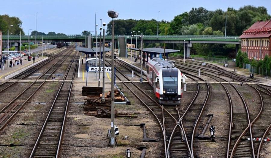 Rząd przyznał 5,6 mld zł na program Kolej Plus. Na ustawę trzeba jeszcze poczekać Rząd przyznał 5,6 mld zł na program Kolej Plus. Na ustawę trzeba jeszcze poczekać
