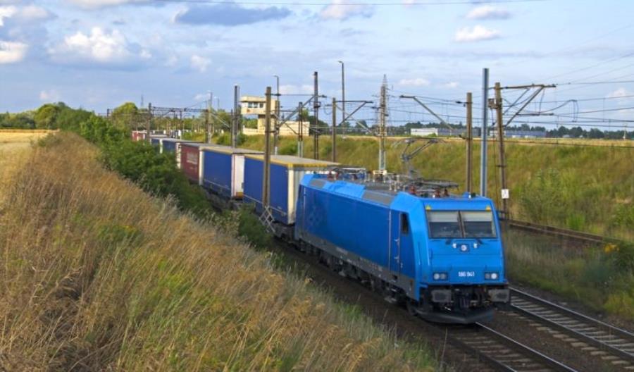 Przewozy intermodalne przekroczyły w III kw. 5 mln ton Przewozy intermodalne przekroczyły w III kw. 5 mln ton