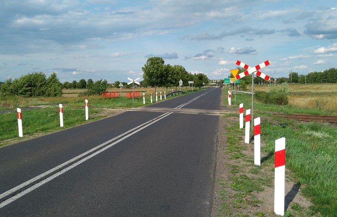 PKP PLK: Kilkanaście sytuacji zagrożenia na przejazdach dziennie
