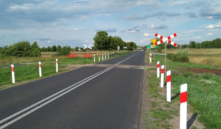PKP PLK: Kilkanaście sytuacji zagrożenia na przejazdach dziennie PKP PLK: Kilkanaście sytuacji zagrożenia na przejazdach dziennie