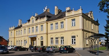 PKP SA z ofertami na projekty 8 dworców. M.in. Nałęczów, Pilawa i Brwinów