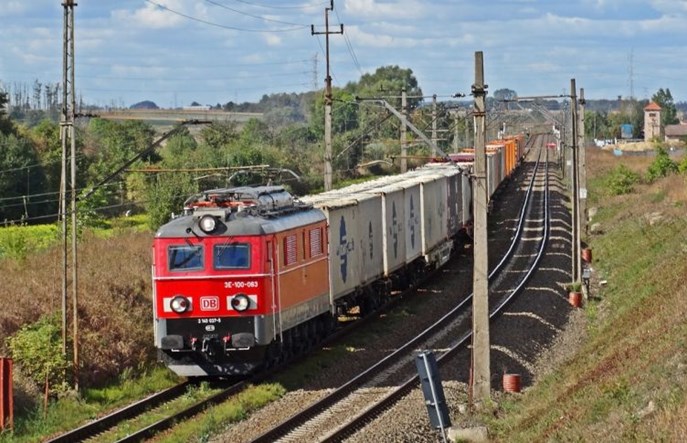 Maszyniści nie będą "trąbić" przed najlepiej zabezpieczonymi przejazdami kolejowo-drogowymi