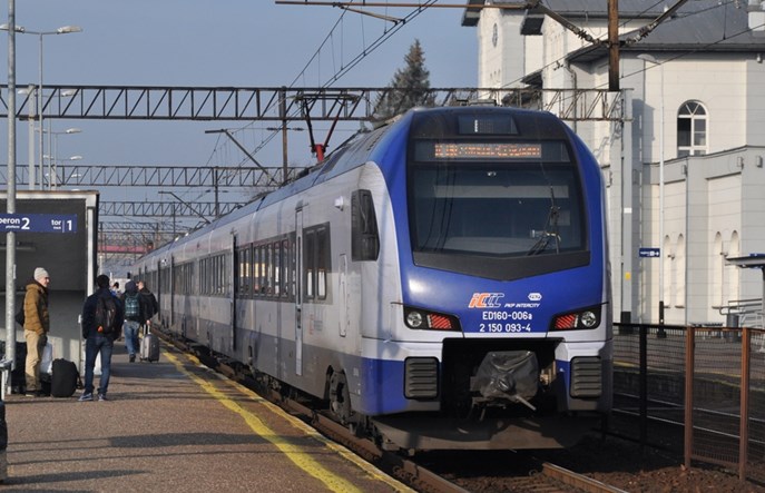 PKP Intercity uruchomi dodatkowe pociągi w okresie świątecznym