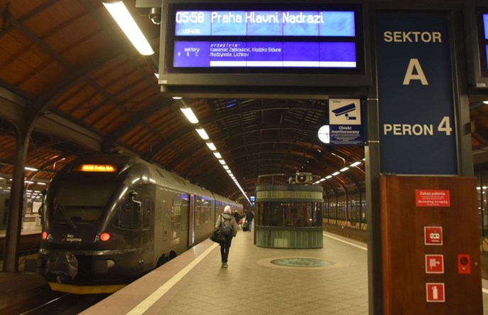 Pociąg Wrocław - Praga – Wrocław. Jakie są zalety i wady połączenia?