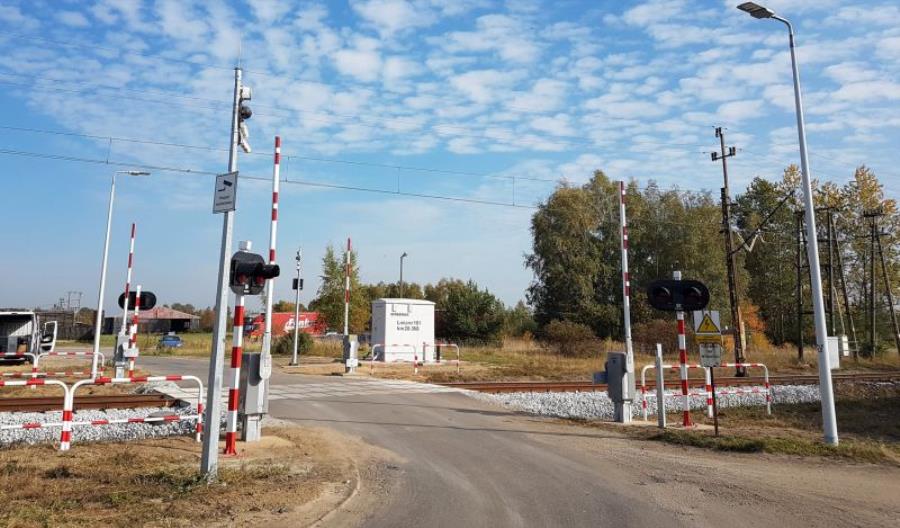 Rośnie liczba wiaduktów nad torami. Automatyczny nadzór nad przejazdami dopiero za dwa lata Rośnie liczba wiaduktów nad torami. Automatyczny nadzór nad przejazdami dopiero za dwa lata