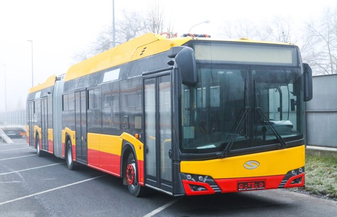Warszawa. Pierwszy ze 130 elektrycznych przegubowców już w MZA