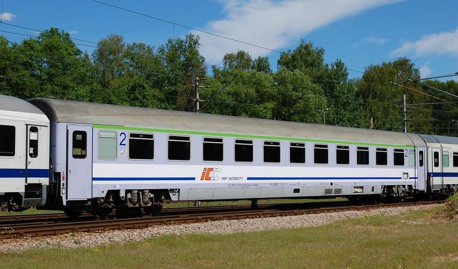 Nie ma chętnych do przeglądów i unowocześnienia wagonów Z1 dla PKP Intercity Nie ma chętnych do przeglądów i unowocześnienia wagonów Z1 dla PKP Intercity