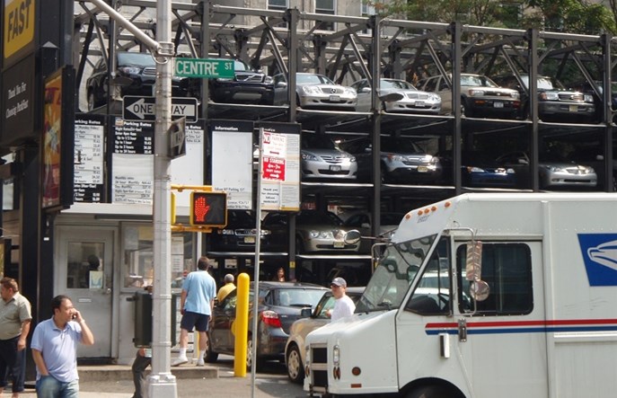 W USA są 2 mld miejsc parkingowych. To powierzchnia jednego stanu