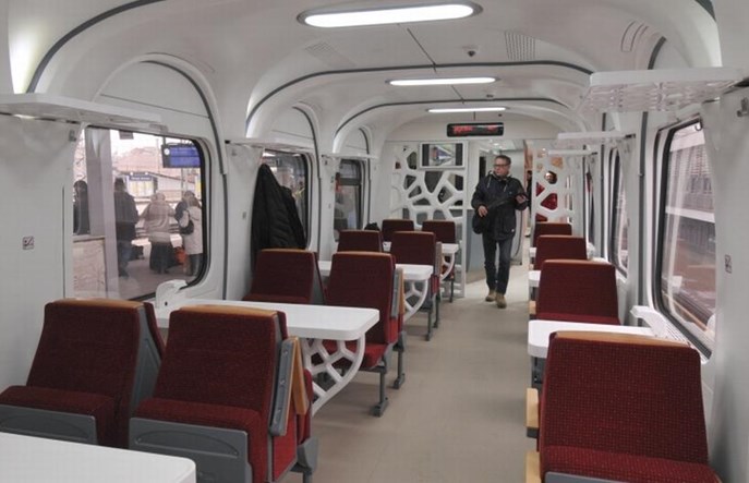 Bogata oferta gastronomiczna w EIC Varsovia. Pociąg prowadzi dwa wagony restauracyjne