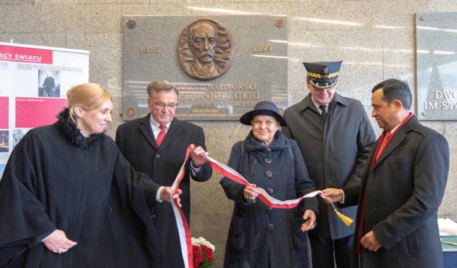 Inżynier Ernest Malinowski upamiętniony na dworcu Warszawa Centralna Inżynier Ernest Malinowski upamiętniony na dworcu Warszawa Centralna