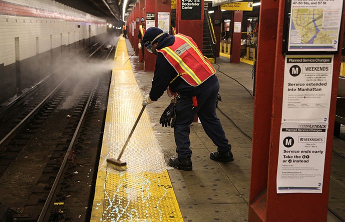 Nowy Jork. W ciągu jednej nocy umyto 427 stacji i 1905 wagonów metra