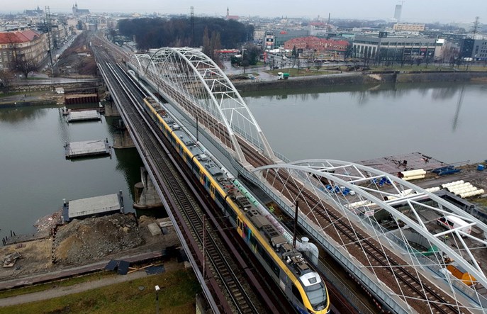 Obok mostów kolejowych będzie kładka pieszo-rowerowa nad Wisłą 
