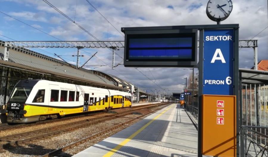 Od jutra dodatkowy, szósty peron na stacji Wrocław Główny Od jutra dodatkowy, szósty peron na stacji Wrocław Główny